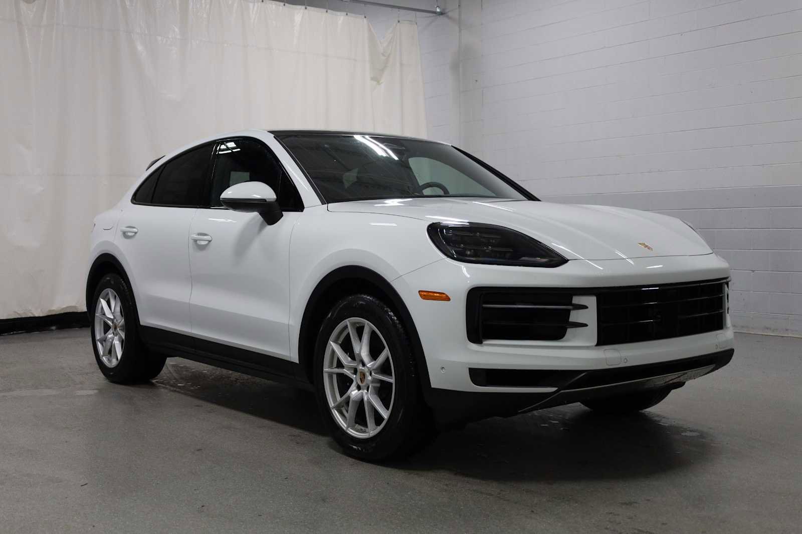 New 2026 Porsche Cayenne Coupe AWD/4WD image 13