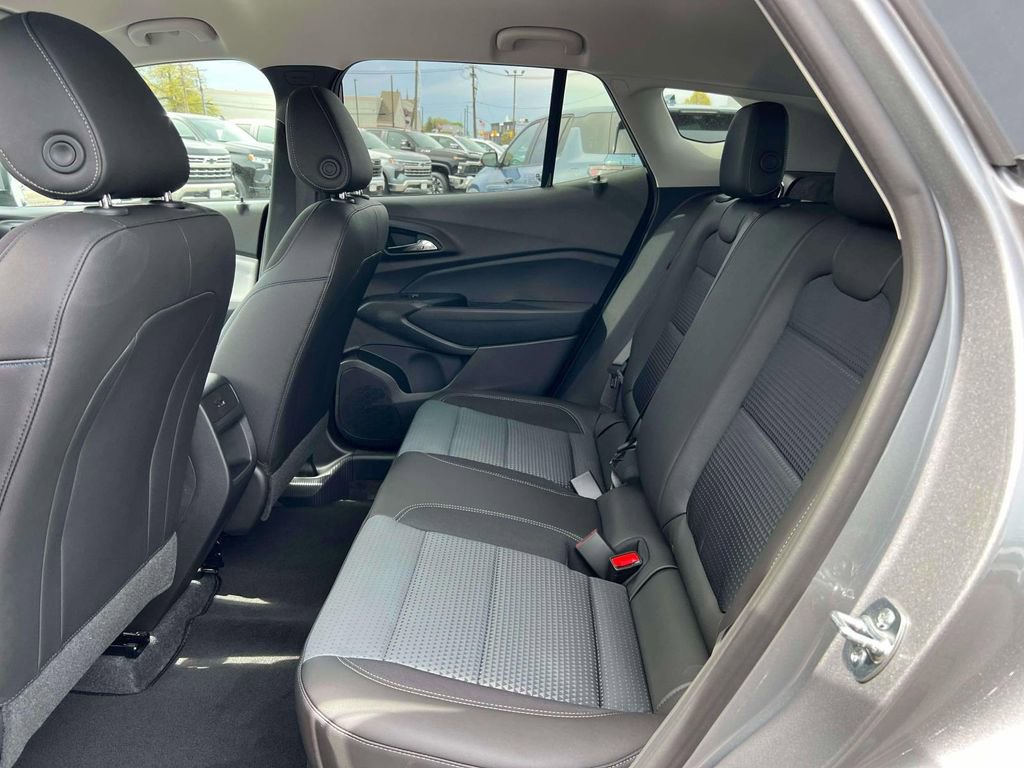 New 2026 Chevrolet Trax LT w/ Driver Confidence Package FWD image 9
