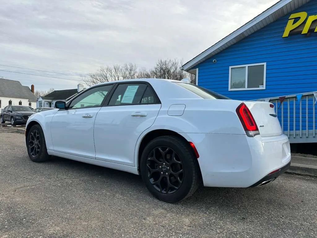 Used 2019 Chrysler 300 S image 3