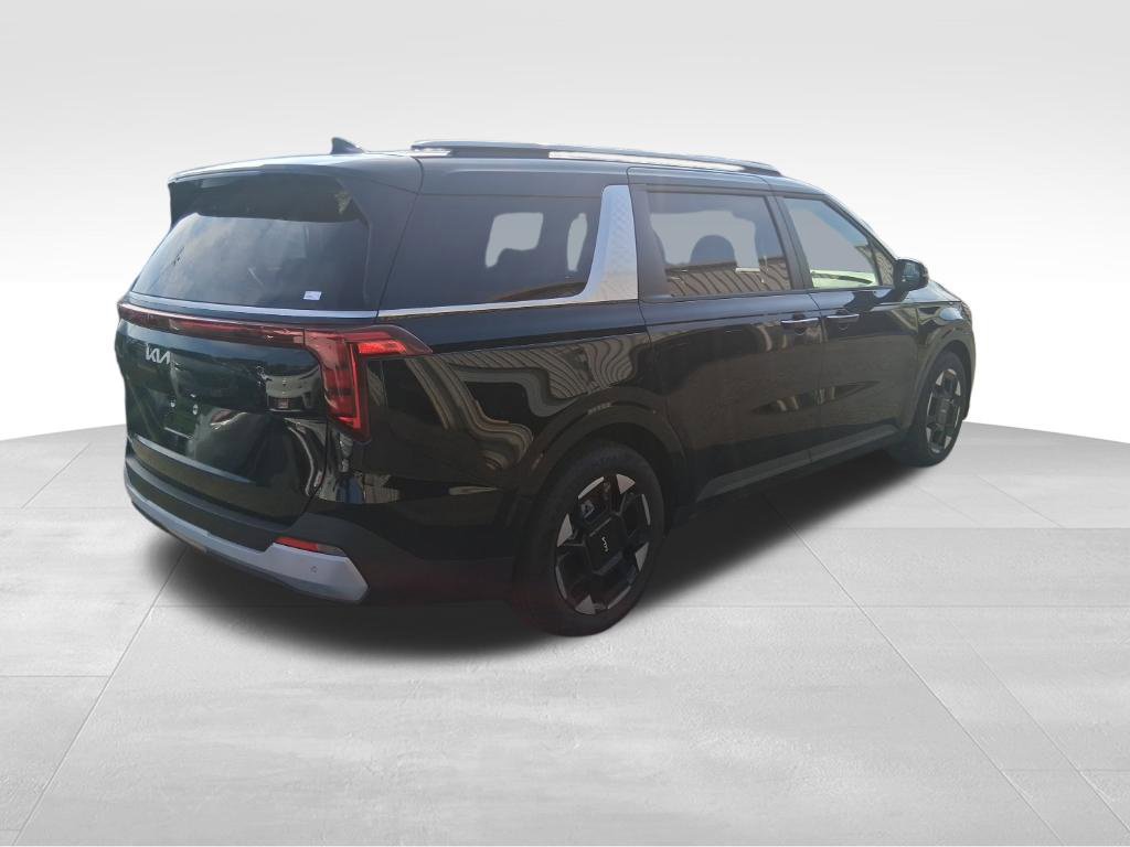 Certified 2026 Kia Carnival EX FWD image 6