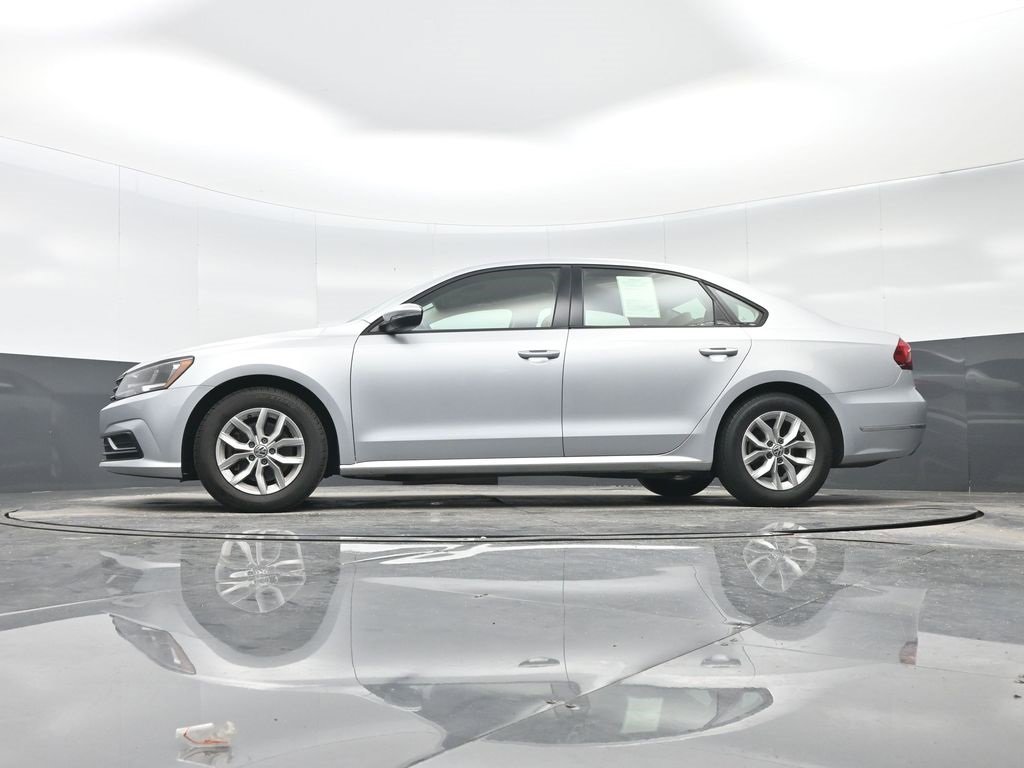 Used 2018 Volkswagen Passat 2.0T S image 27