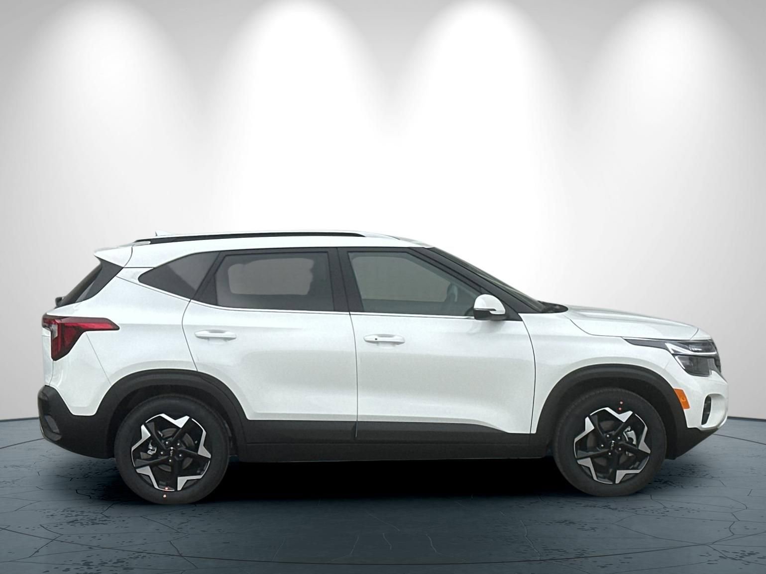 New 2026 Kia Seltos EX image 3