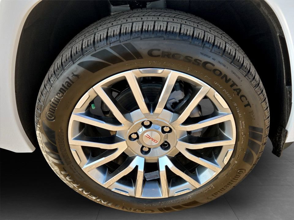 New 2026 GMC Terrain Denali w/ LPO, Floor Liner Package image 36