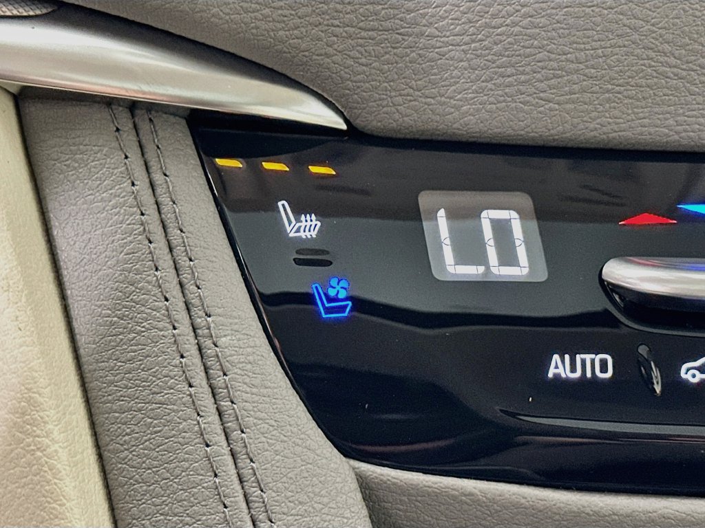 Certified 2025 Cadillac XT5 Premium Luxury w/ Technology Package AWD/4WD image 26