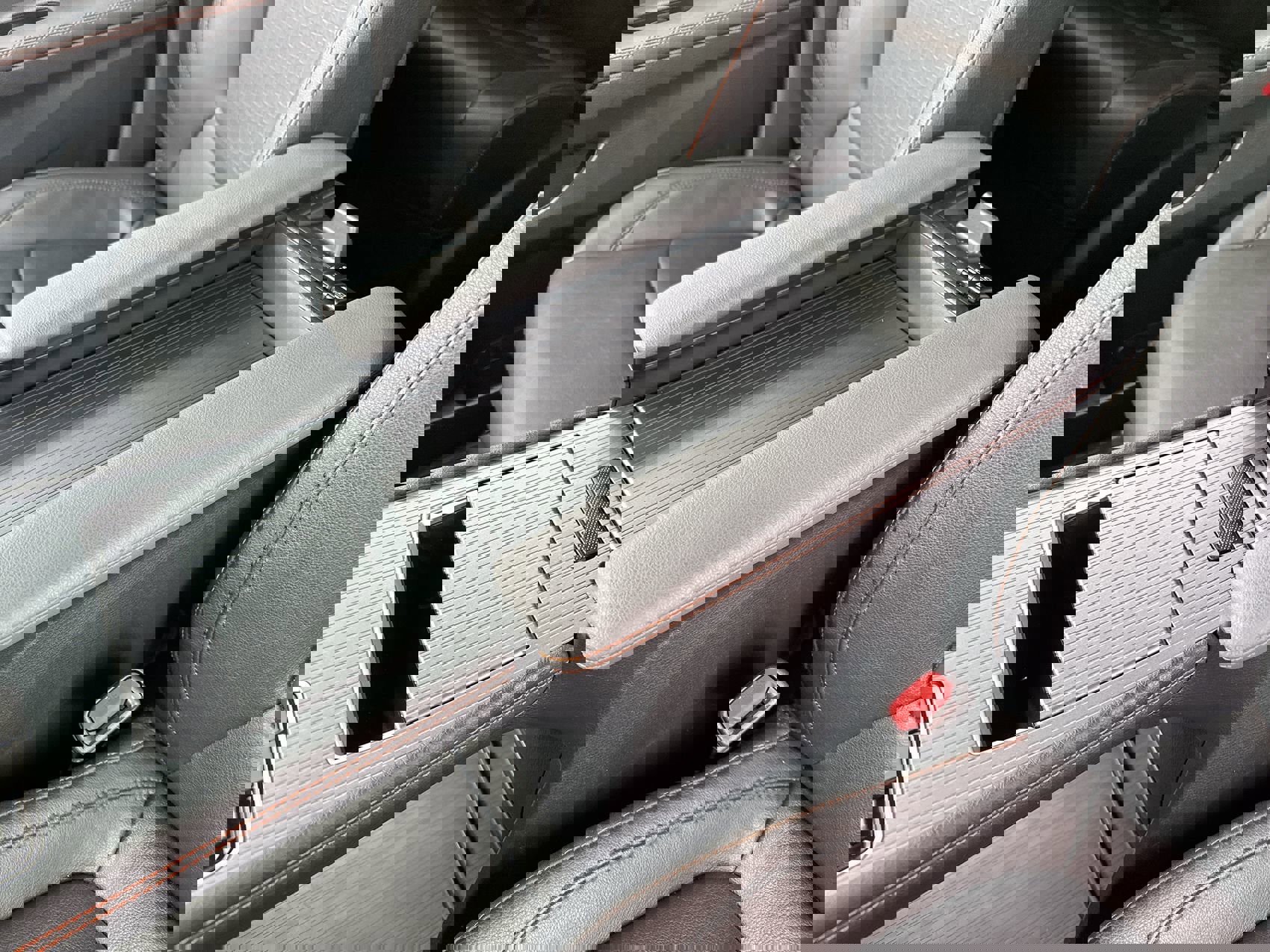 Used 2024 Toyota Sienna XSE w/ XSE Plus Package image 21