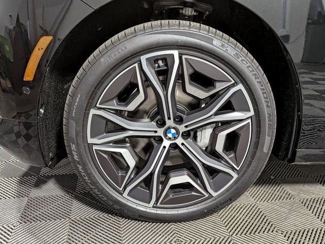 Used 2026 BMW iX xDrive60 w/ Premium Package image 7
