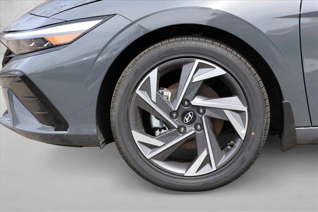 New 2026 Hyundai Elantra Limited FWD image 9
