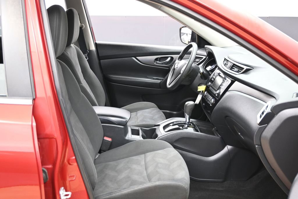 Used 2016 Nissan Rogue S AWD/4WD image 29