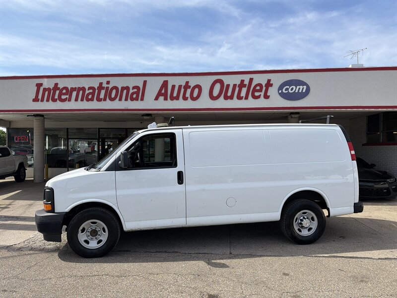 Used 2017 Chevrolet Express 2500 RWD image 1