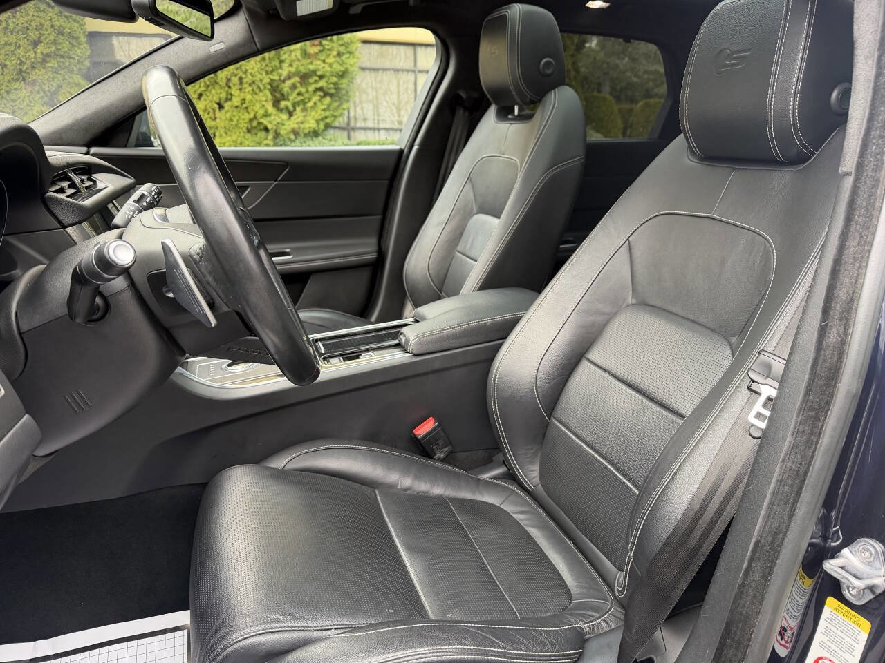 Used 2018 Jaguar XF S image 13