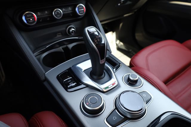 Used 2024 Alfa Romeo Stelvio Veloce image 21