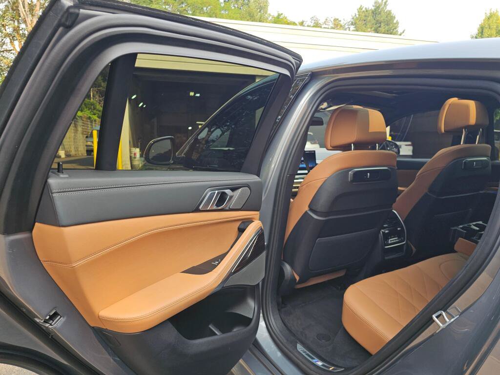 Used 2026 BMW X6 xDrive40i w/ Climate Comfort Package AWD/4WD image 19