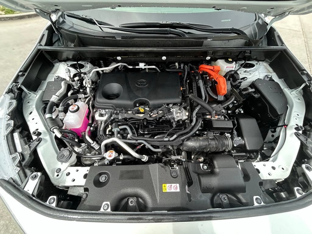 Used 2025 Toyota RAV4 XSE AWD/4WD image 34