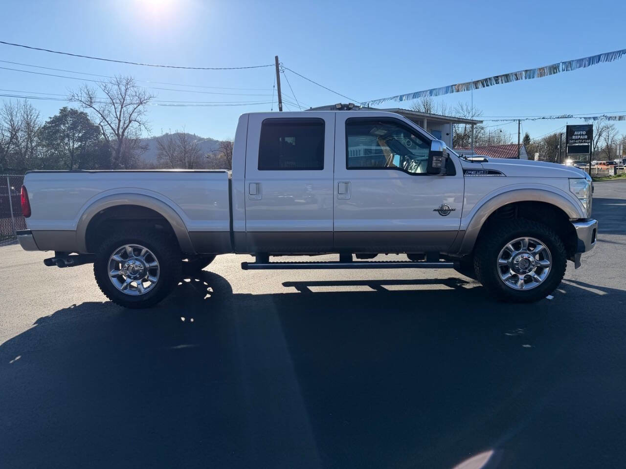 Used 2011 Ford F350 Lariat w/ Chrome Pkg image 21
