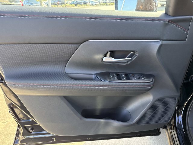 New 2027 Nissan Kicks SR FWD image 21