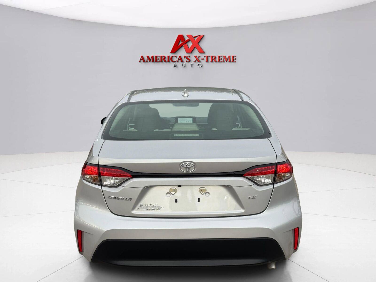 Used 2025 Toyota Corolla LE FWD image 5