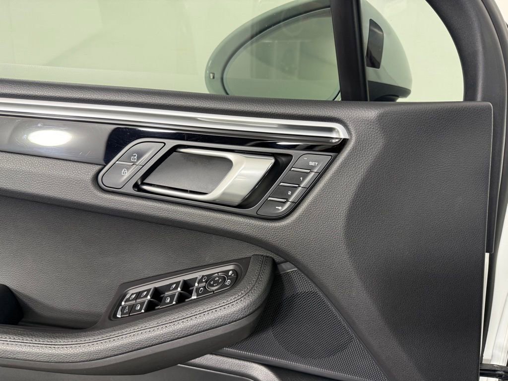 Certified 2021 Porsche Macan S AWD/4WD image 20