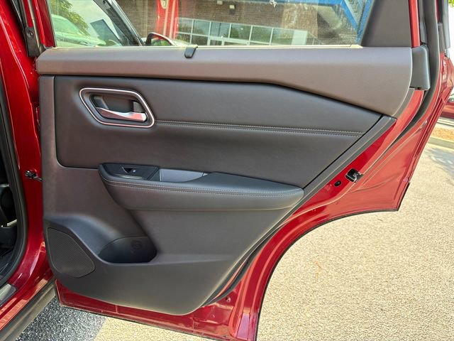 Used 2021 Nissan Rogue SV w/ Premium Package image 16