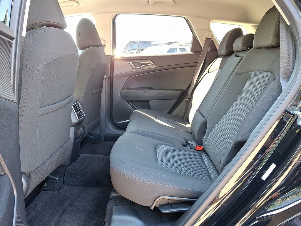 Used 2025 Kia Sportage LX AWD/4WD image 10