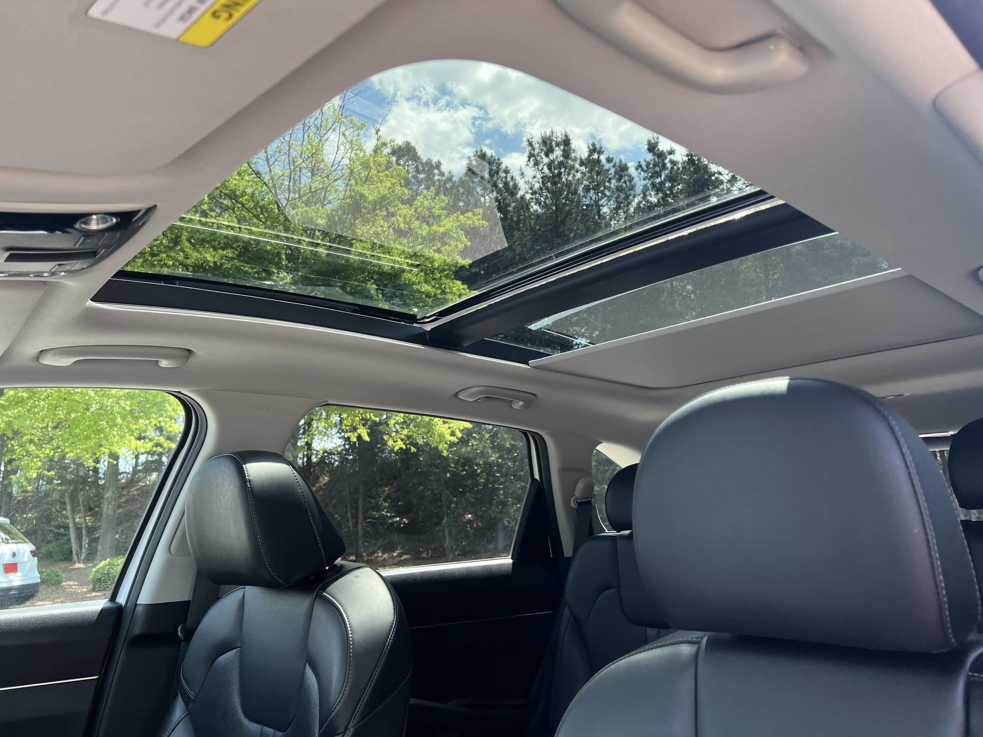 Used 2023 Kia Sorento S w/ Panoramic Sunroof Package FWD image 11