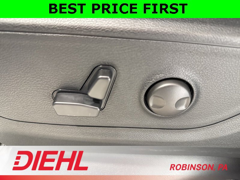 New 2026 RAM 1500 4x4 Crew Cab image 19