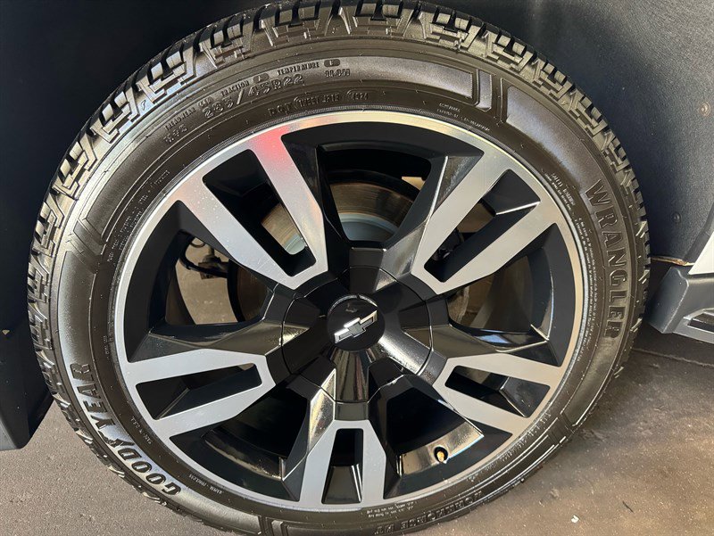 Used 2018 Chevrolet Tahoe LT w/ RST Edition AWD/4WD image 31