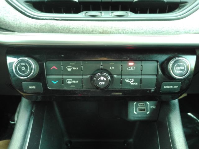 Used 2023 Jeep Compass Latitude AWD/4WD image 38