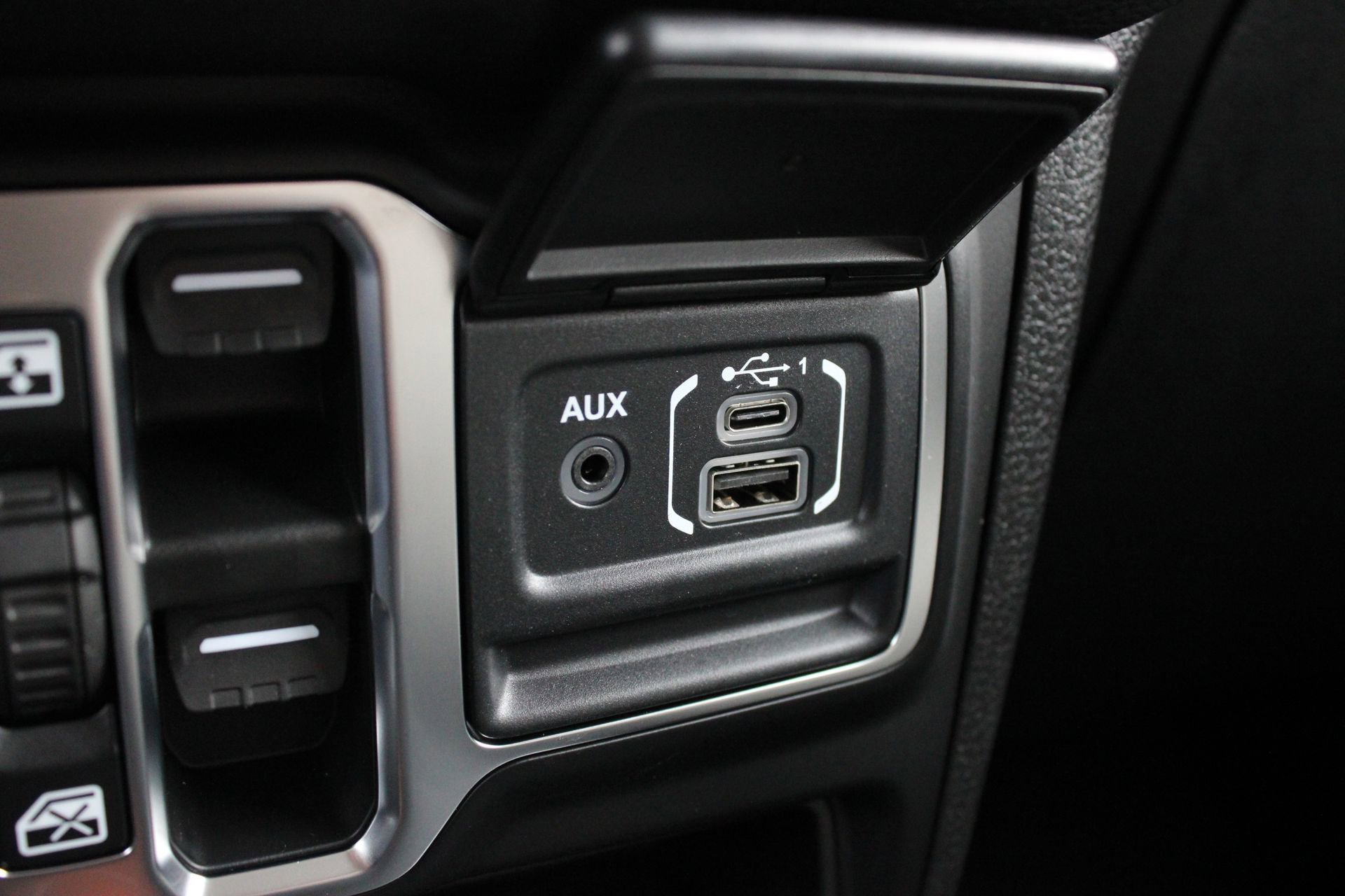 New 2026 Jeep Gladiator Sport AWD/4WD image 38
