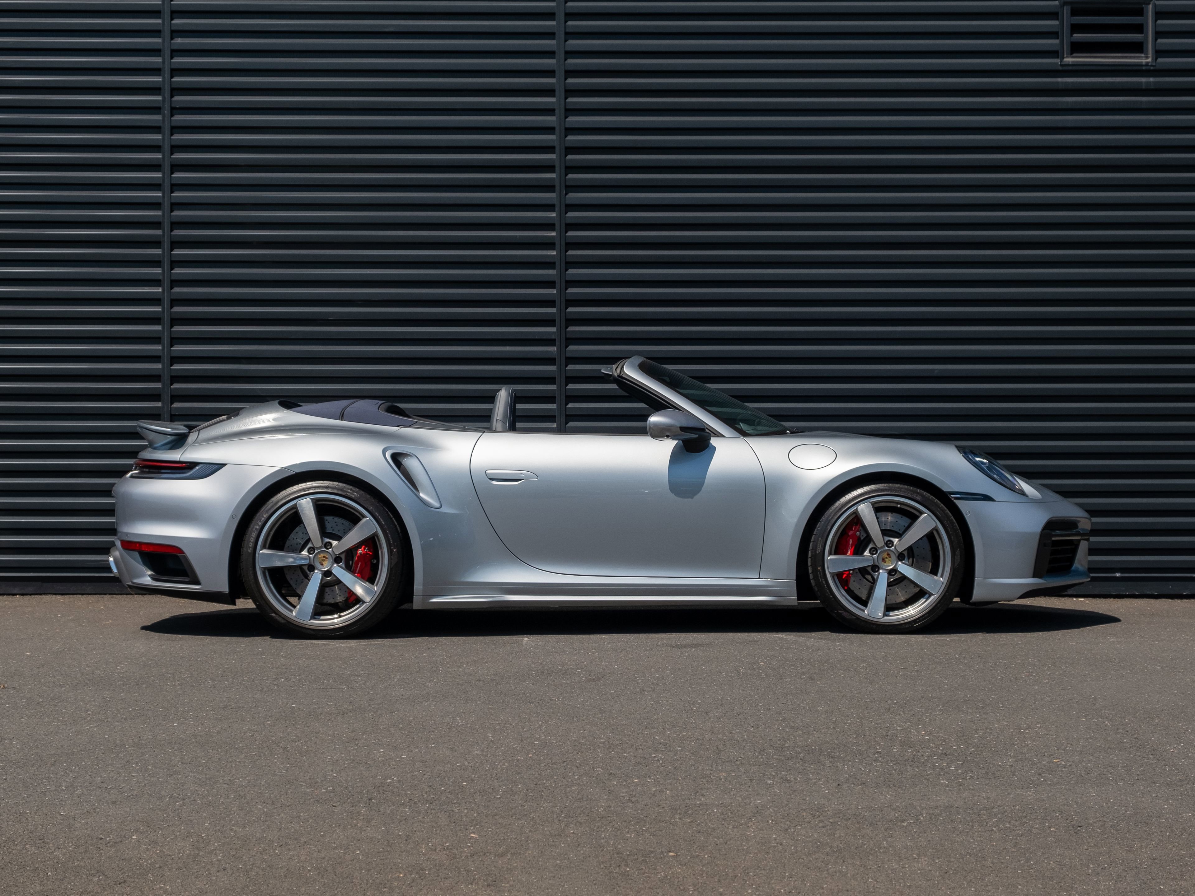 Certified 2022 Porsche 911 Turbo AWD/4WD image 9