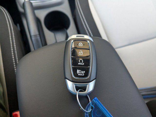 New 2025 Hyundai Venue SEL image 24