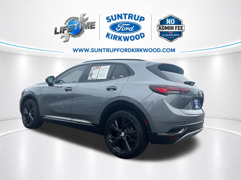 Used 2021 Buick Envision Essence w/ Technology Package I FWD image 3