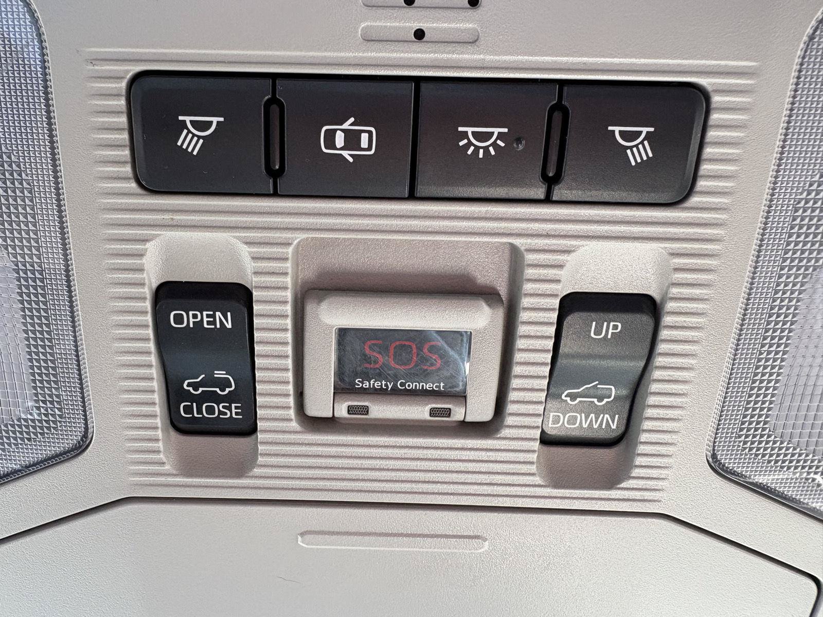 Used 2019 Toyota RAV4 XLE Premium w/ Cold Weather Package AWD/4WD image 18