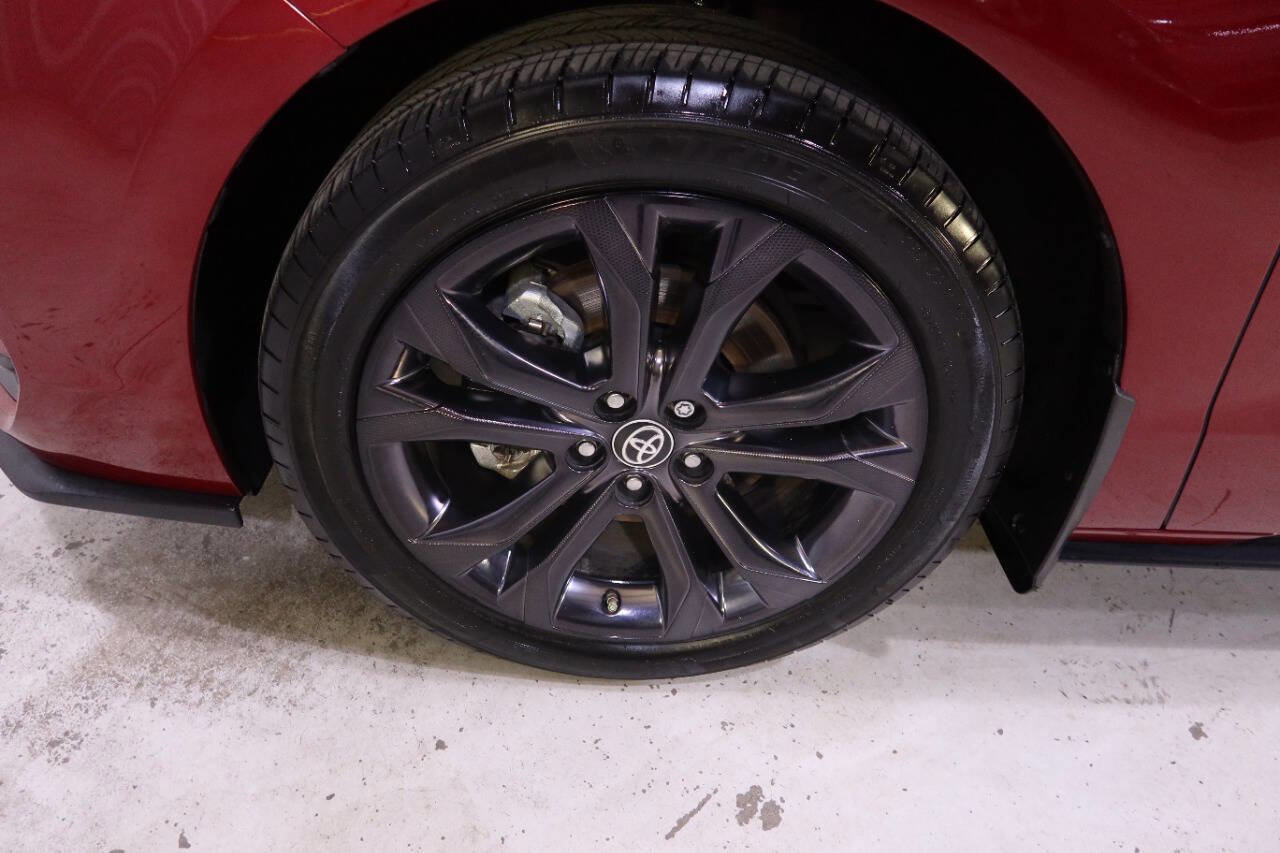 Used 2024 Toyota Sienna XSE image 10