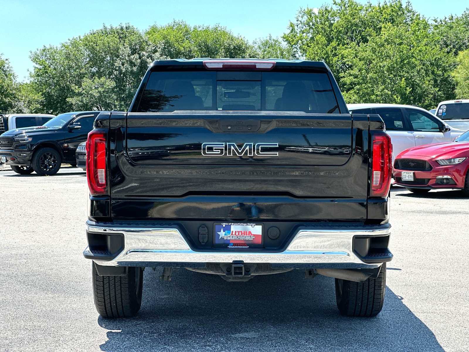 Used 2020 GMC Sierra 1500 SLT RWD image 14