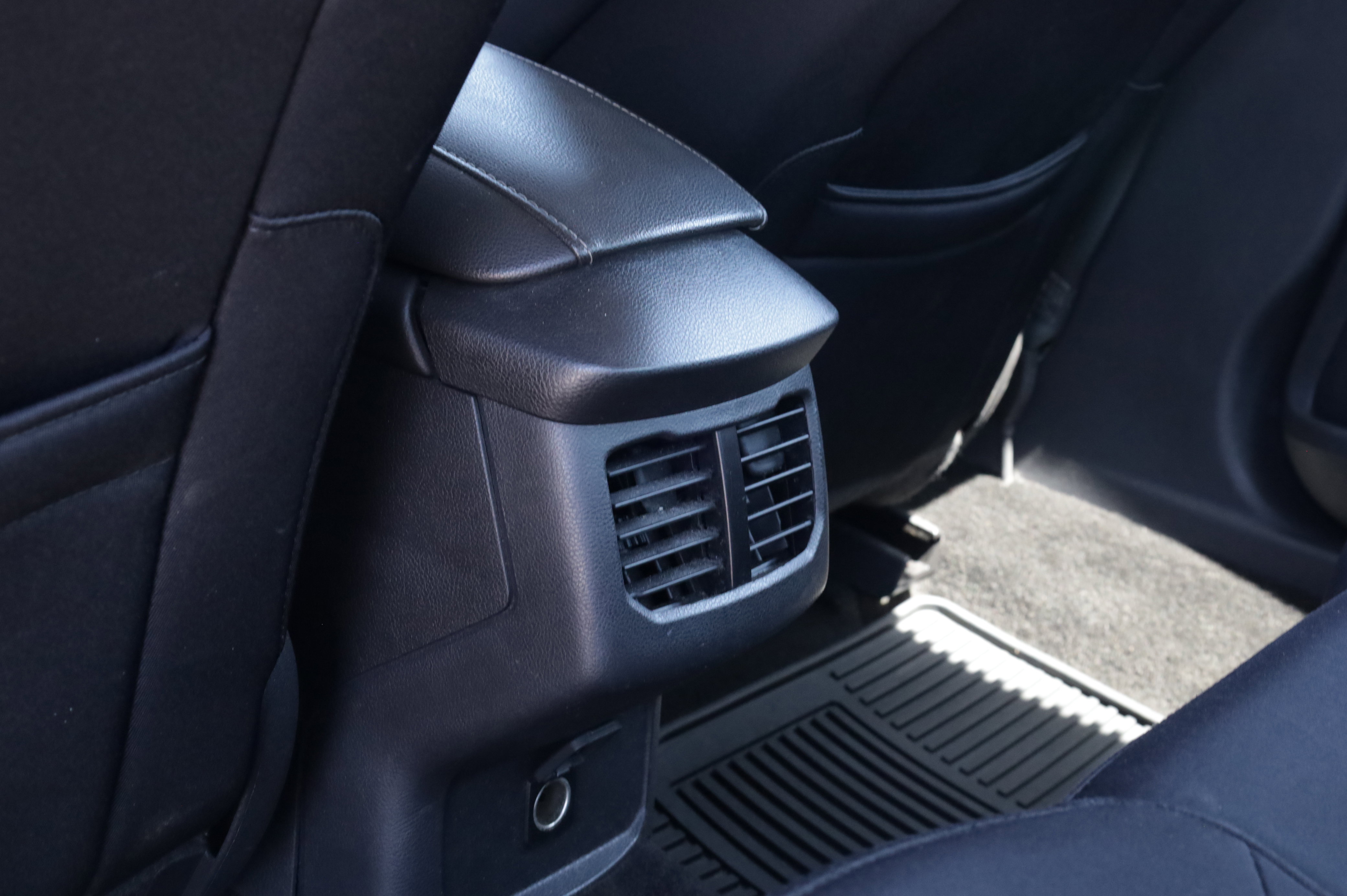 Used 2013 Ford Fusion SE FWD image 15