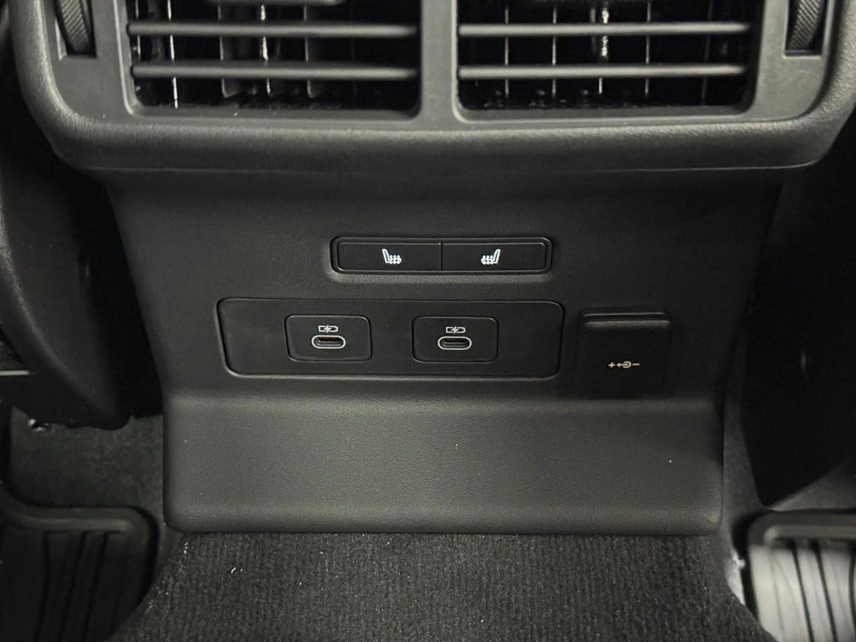 Used 2026 Land Rover Range Rover Velar Dynamic SE image 9