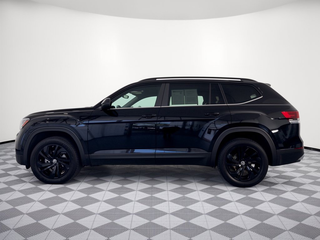 Used 2023 Volkswagen Atlas SE w/ Black Wheel Package FWD image 2