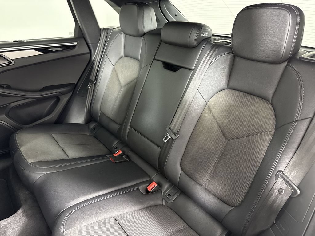Certified 2022 Porsche Macan S AWD/4WD image 22
