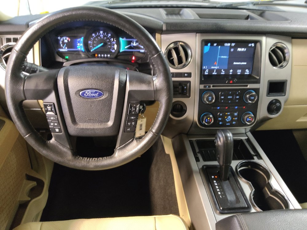 Used 2017 Ford Expedition XLT w/ Equipment Group 202A RWD image 22