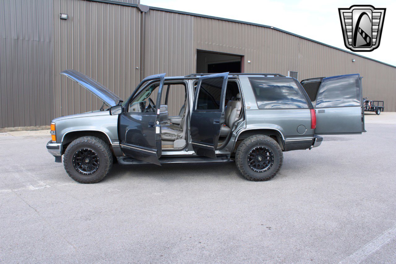 Used 1999 Chevrolet Tahoe Z71 w/ Preferred Equipment Group image 14