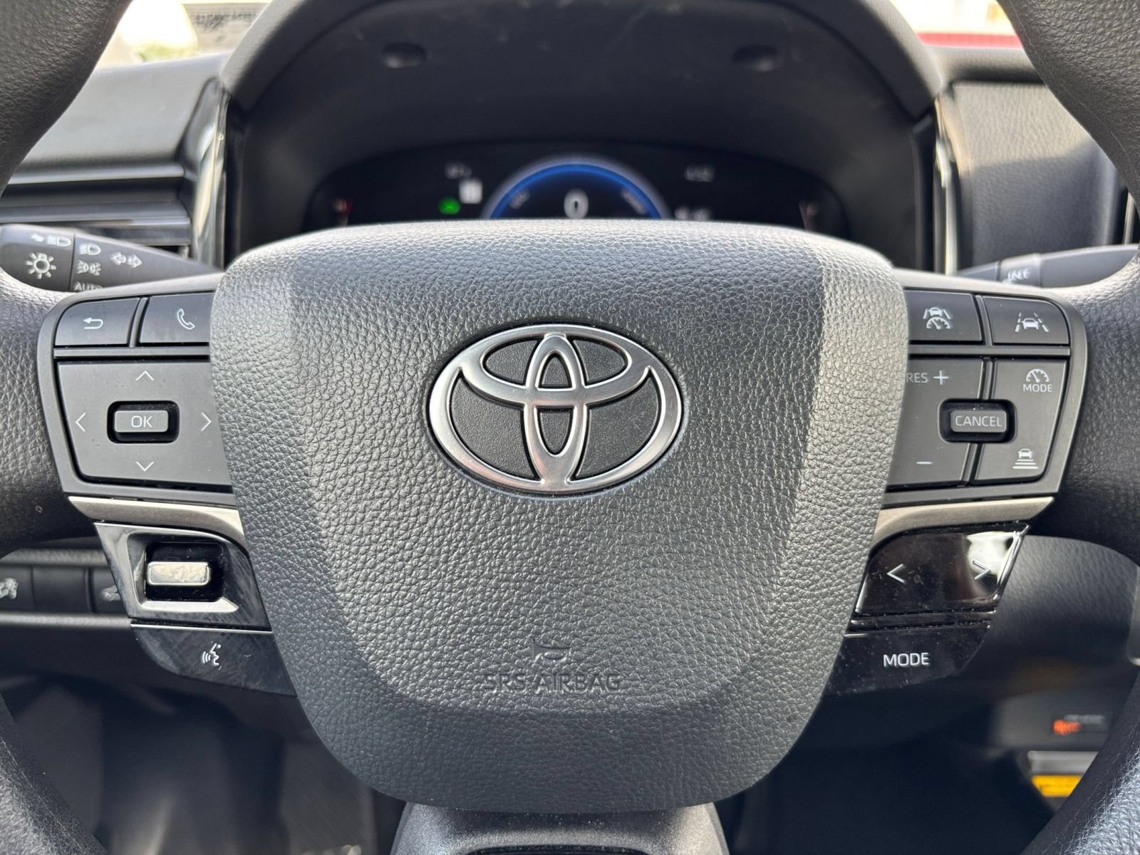 Used 2025 Toyota Camry LE FWD image 26