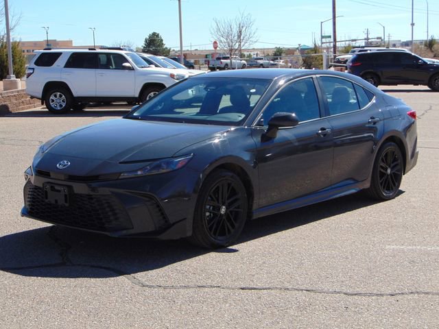Used 2025 Toyota Camry SE image 8