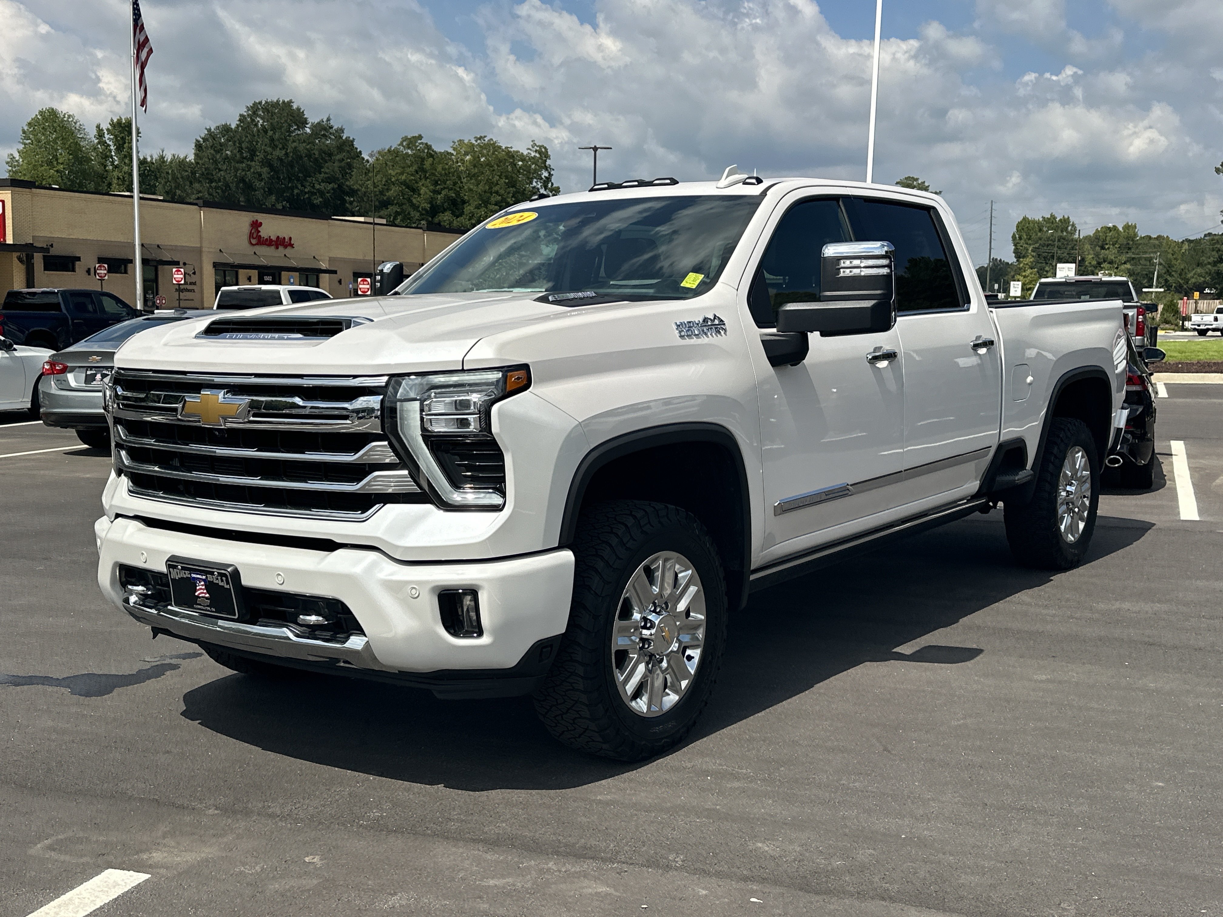 Used 2024 Chevrolet Silverado 3500 High Country w/ High Country Premium Package AWD/4WD image 4