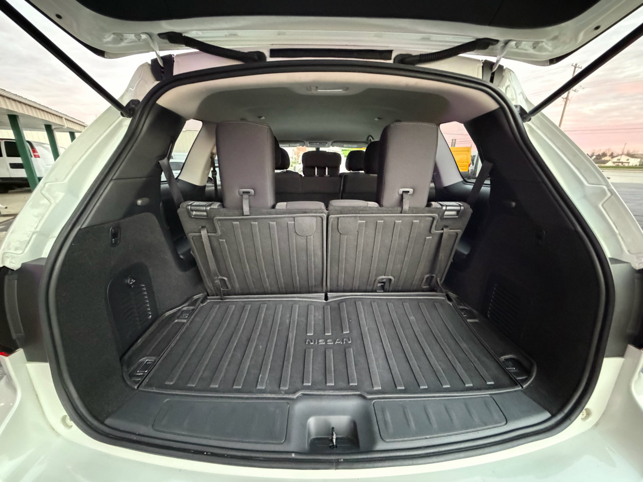 Used 2020 Nissan Pathfinder SV w/ Cargo Package image 12