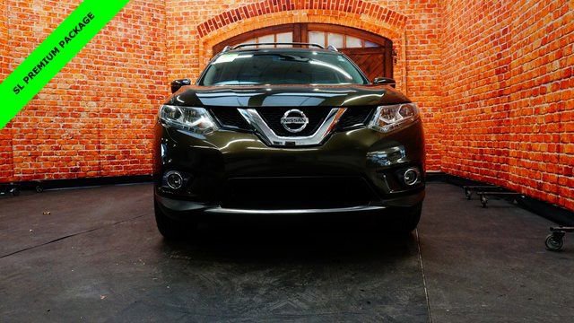 Used 2016 Nissan Rogue SL w/ SL Premium Package image 2