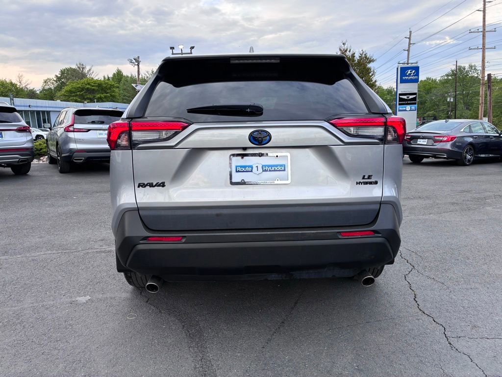 Used 2021 Toyota RAV4 LE AWD/4WD image 6