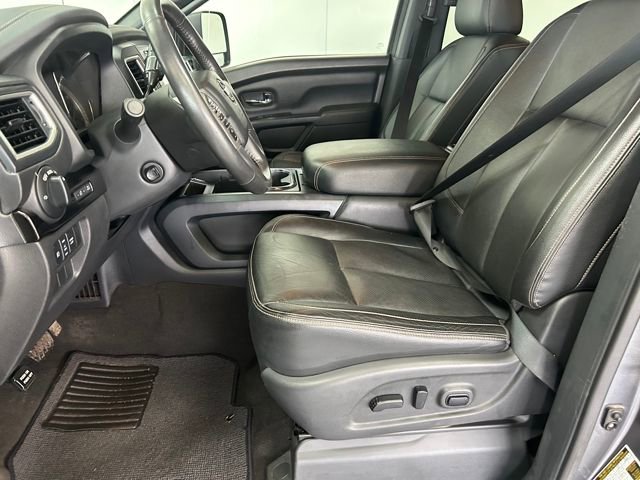 Used 2018 Nissan Titan SL w/ Midnight Edition image 16