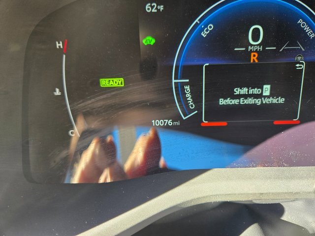 Used 2025 Toyota Camry SE image 3