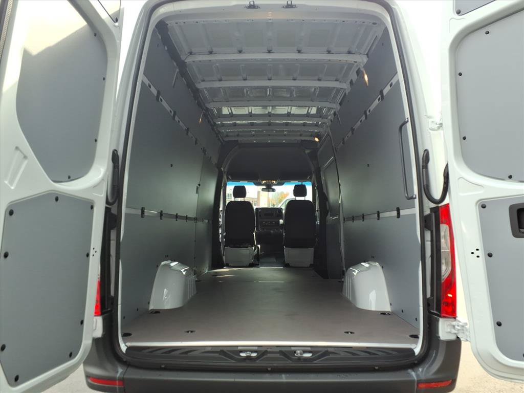 Used 2026 Mercedes-Benz Sprinter 2500 image 26