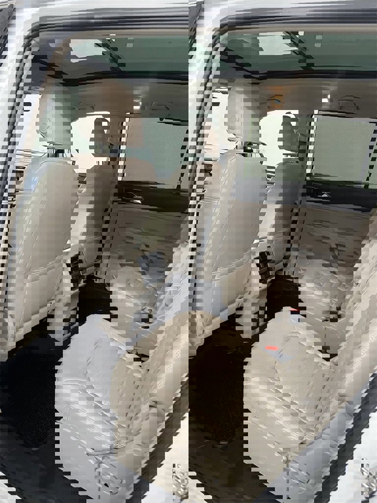 Used 2019 Volkswagen Atlas SEL Premium image 29